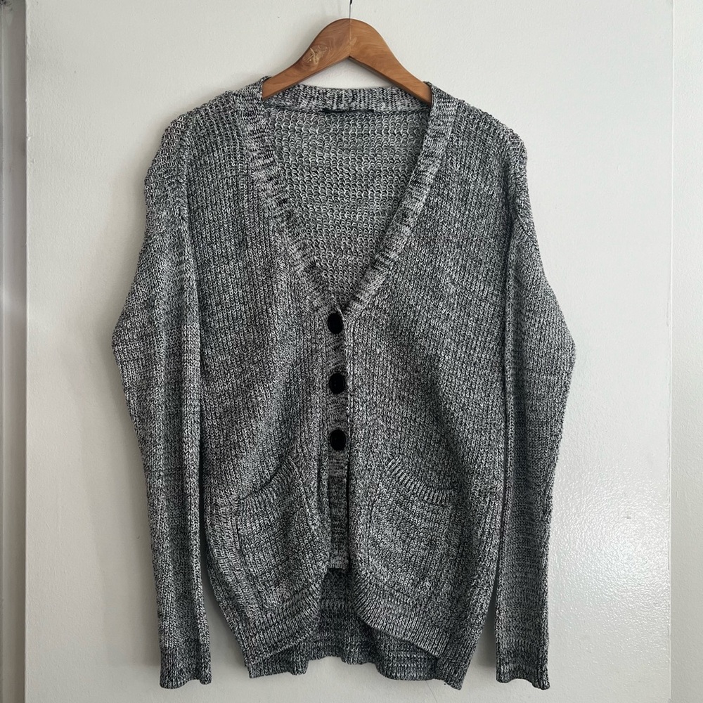 Brandy Melville - grey cardigan